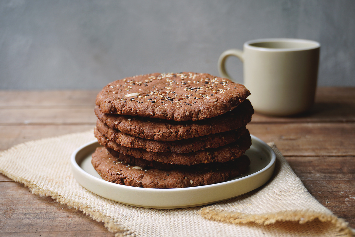 CRUNCHY CHOCOLATE SESAME COOKIES