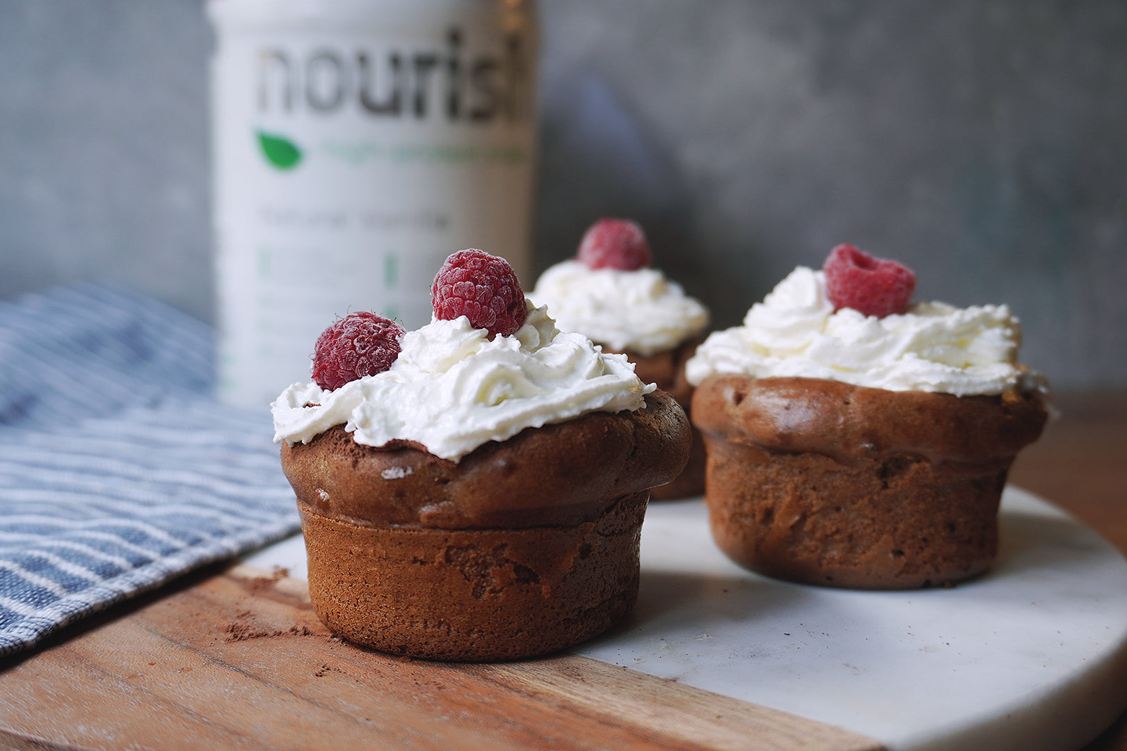 CAROB CUPCAKES WITH CREAM