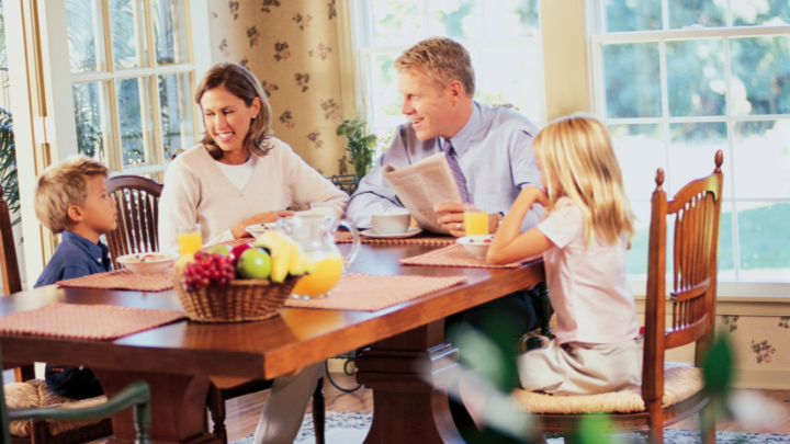 FAMILY TABLE AND NO FOOD EXCESSES